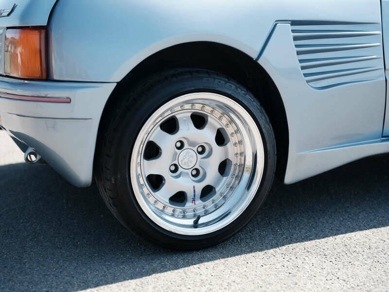 Image 17/50 of Peugeot 205 GTi 1.9 (1990)