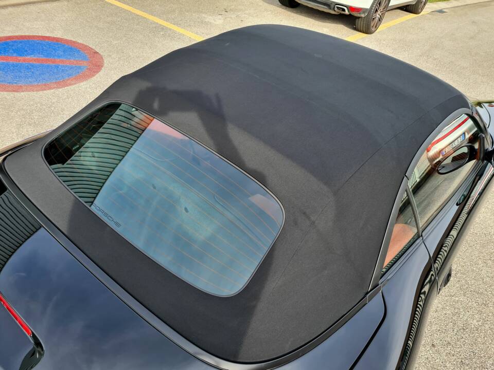 Bild 14/20 von Porsche 911 Carrera 4S (2005)