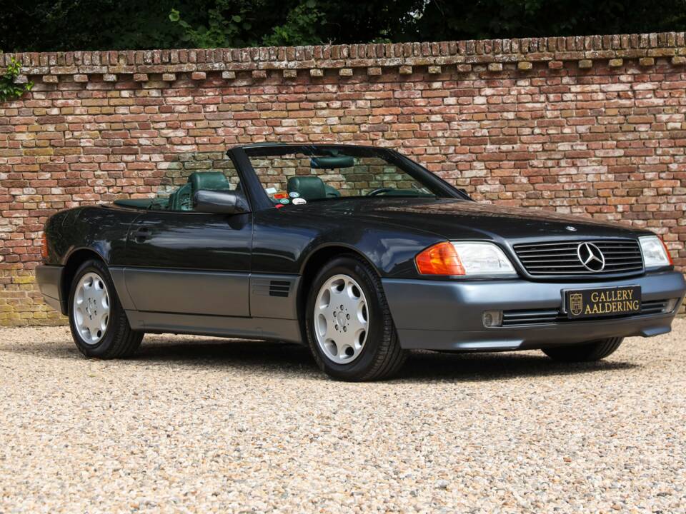 Image 31/50 of Mercedes-Benz 500 SL (1992)