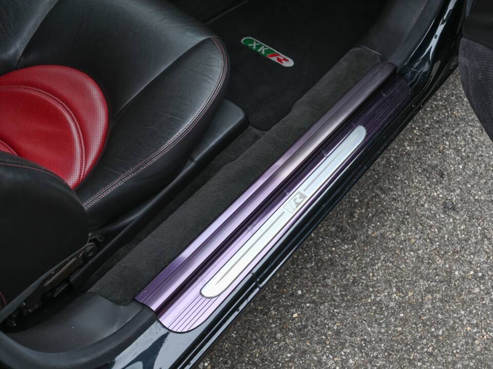 Image 35/41 de Jaguar XKR (2003)