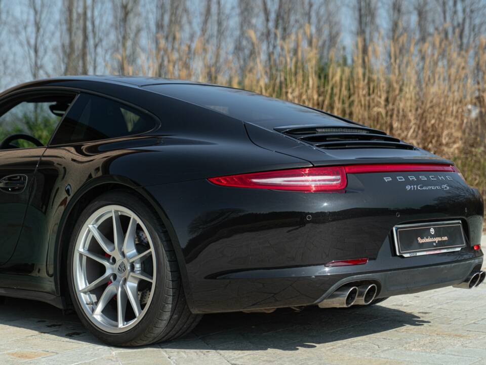 Image 10/50 of Porsche 911 Carrera 4S (2015)