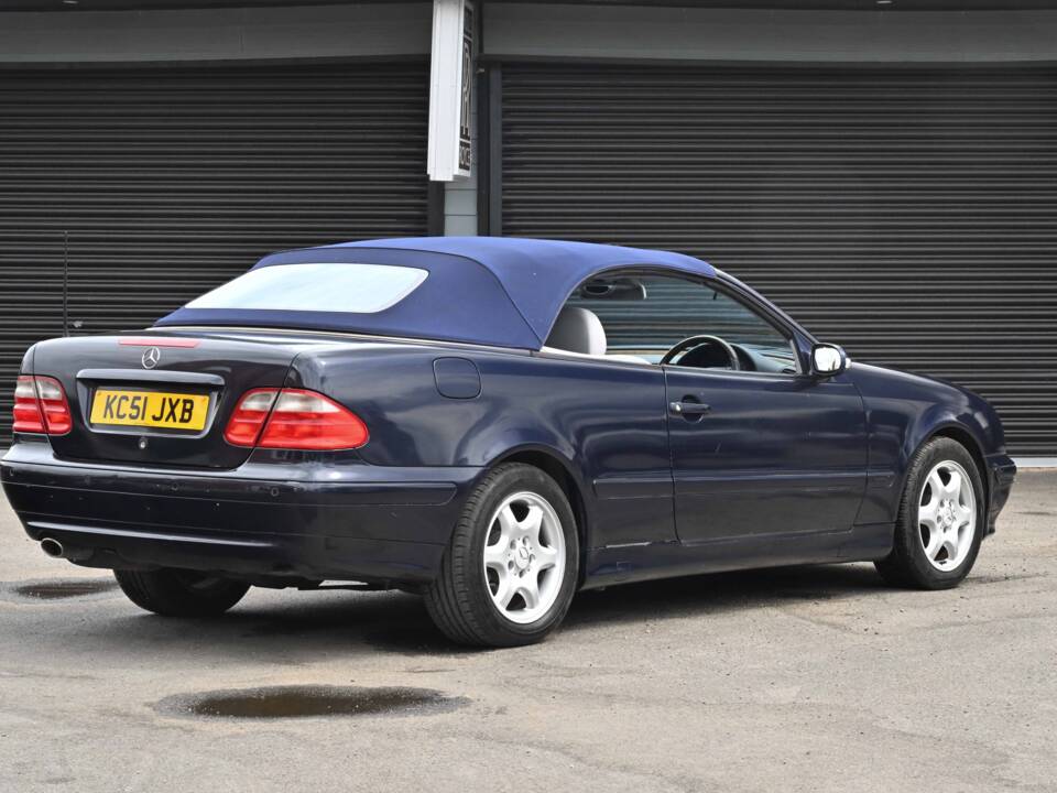 Image 3/50 of Mercedes-Benz CLK 230 Kompressor (2002)