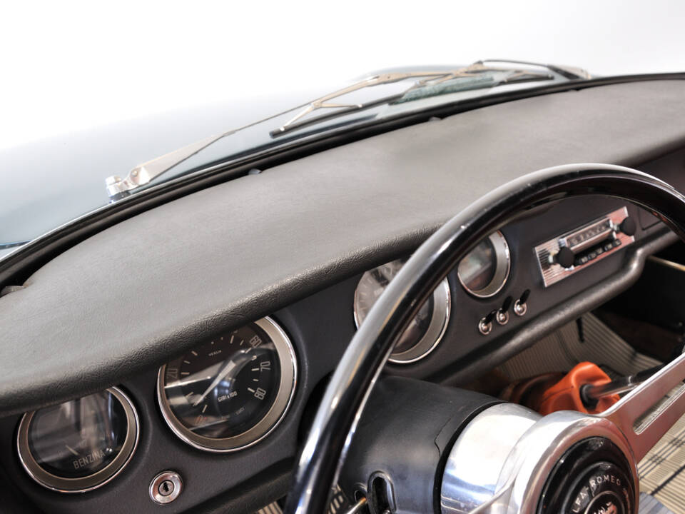 Image 39/65 of Alfa Romeo Giulia 1600 Sprint GT (1964)