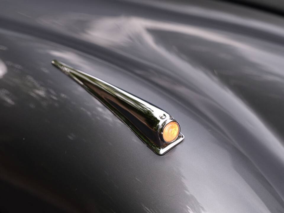 Image 22/33 of Jaguar XK 120 OTS (1951)