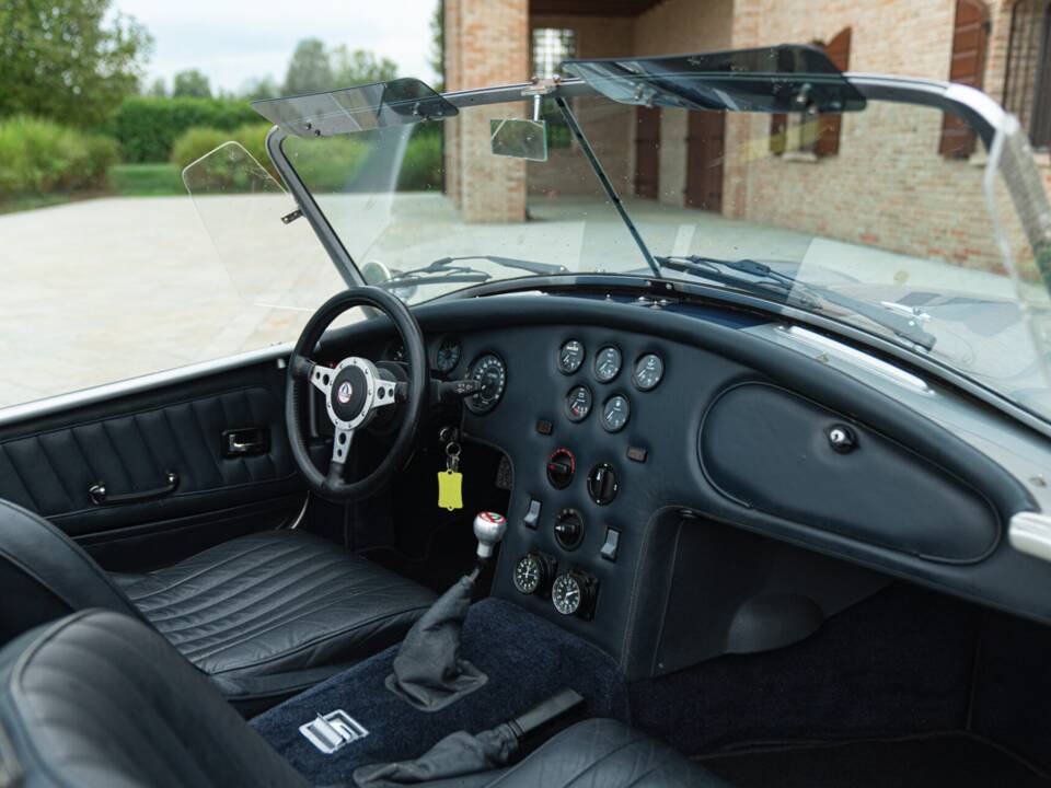Image 31/50 of AC Cobra Mk IV (1987)