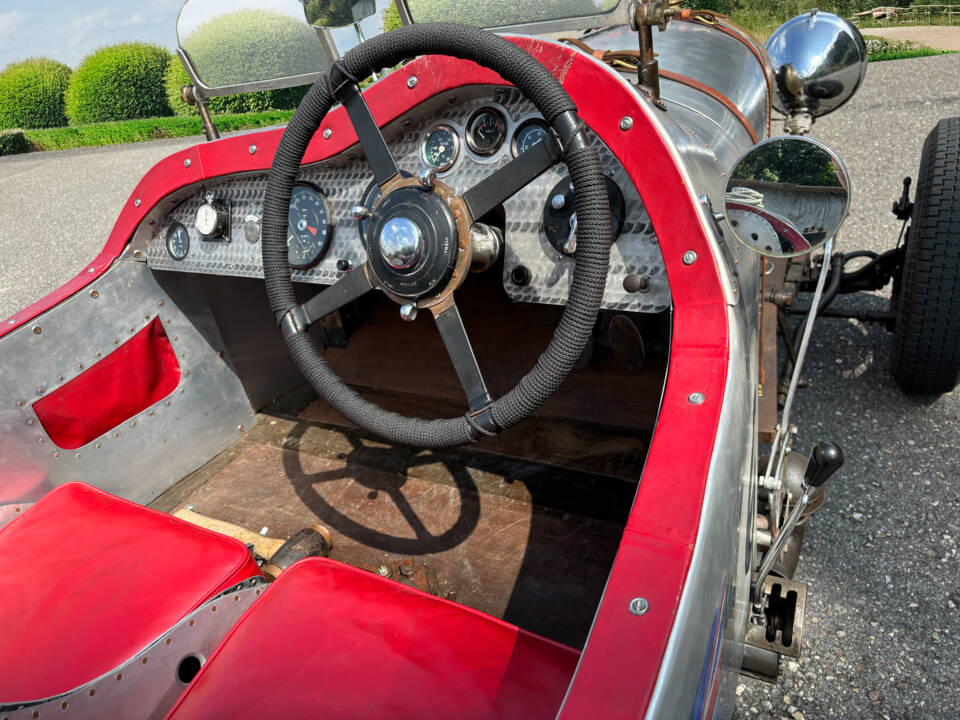 Image 6/9 of Bentley 4 1&#x2F;4 Litre (1936)