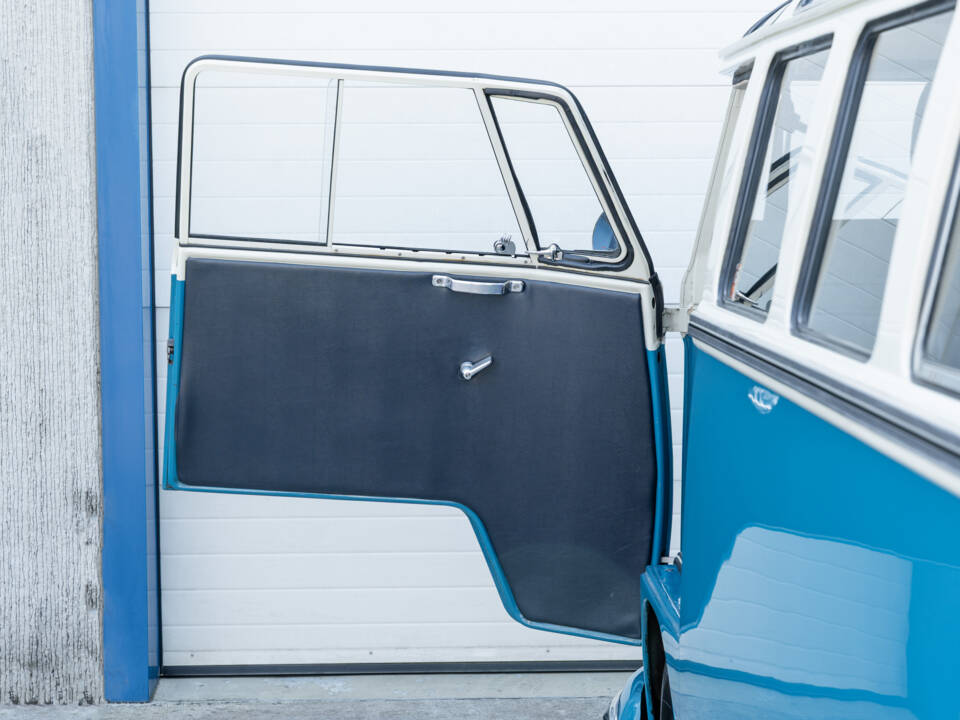 Image 32/89 of Volkswagen T1 Samba (1966)