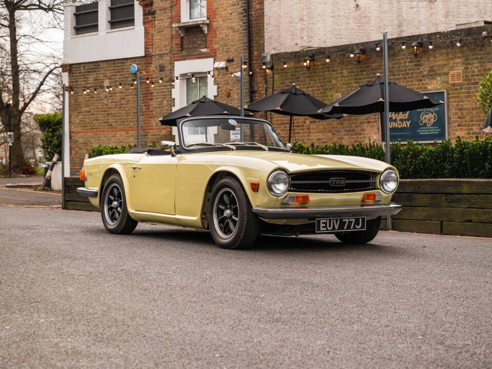 Image 28/47 de Triumph TR 6 (1971)