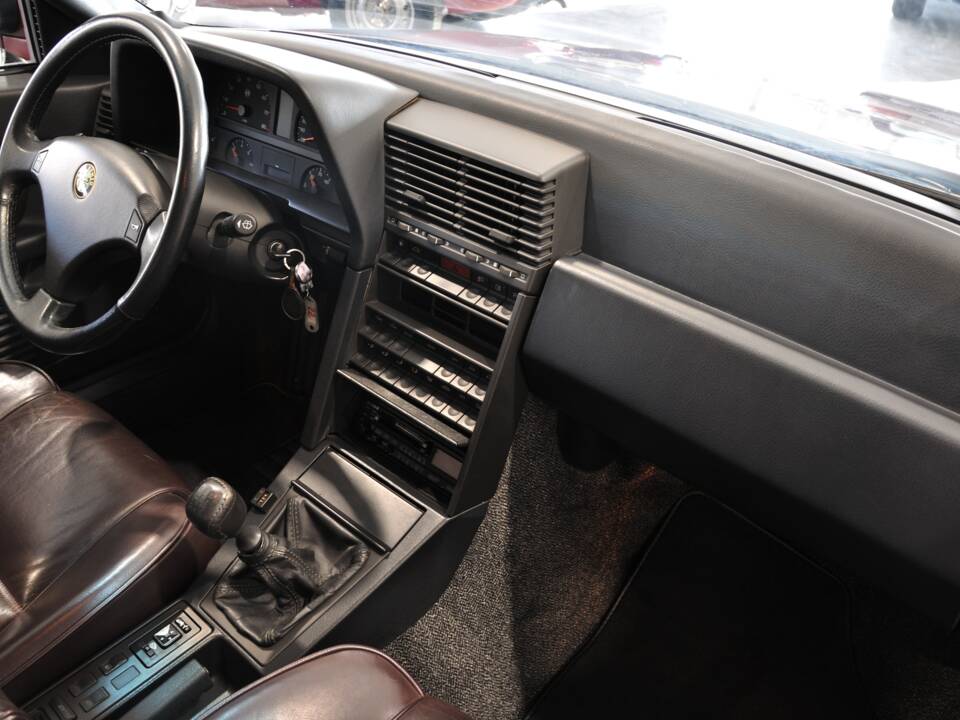 Bild 19/23 von Alfa Romeo 164 2.0 Super V6 (1993)