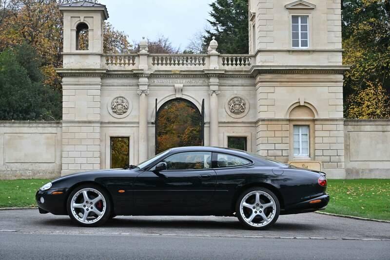 Afbeelding 18/50 van Jaguar XK8 4.0 (2002)