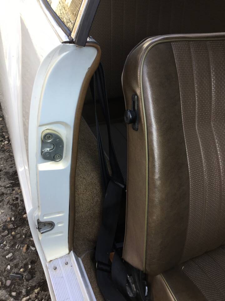 Image 25/83 of Volkswagen Karmann Ghia 1500 (1969)