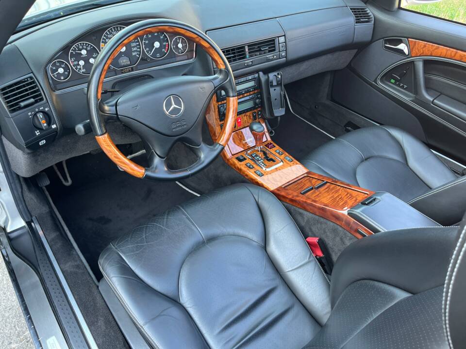 Image 29/91 of Mercedes-Benz SL 320 "Final Edition" (2001)