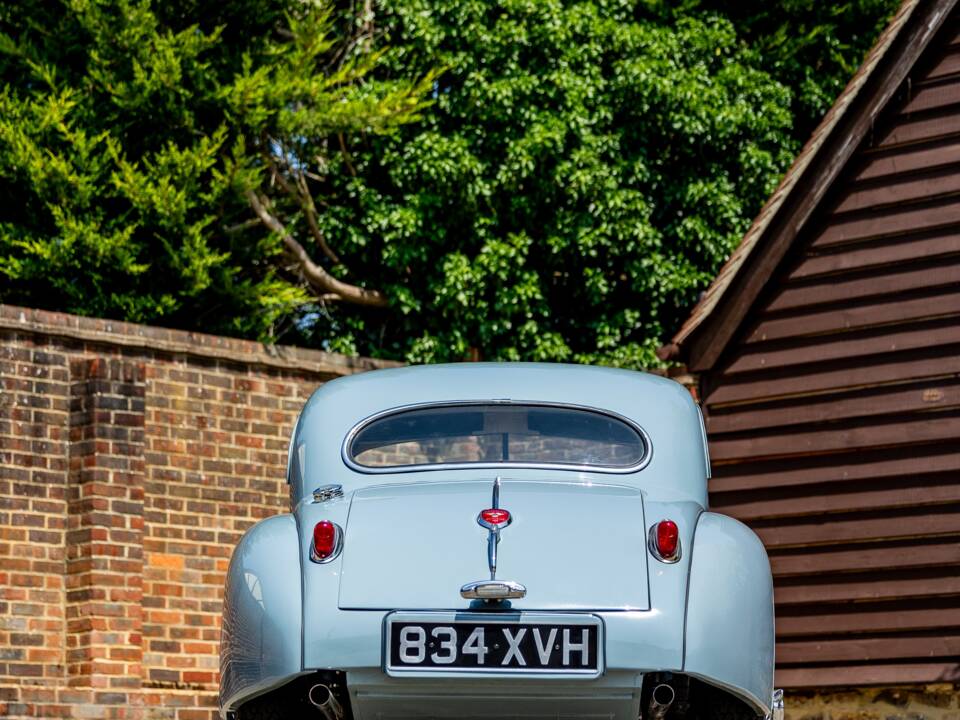 Image 22/50 of Jaguar XK 140 FHC (1955)