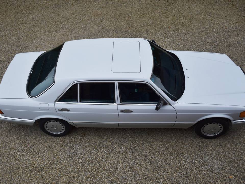 Image 8/47 of Mercedes-Benz 560 SEL (1989)