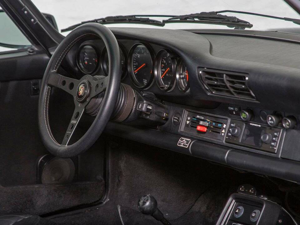 Bild 19/25 von Porsche 911 Carrera 3.2 (1987)