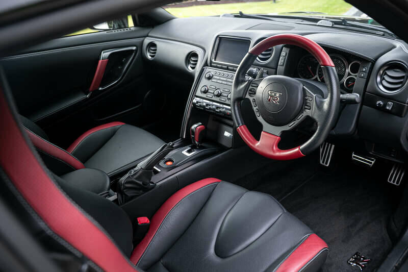 Bild 2/37 von Nissan GT-R Black Edition (2016)