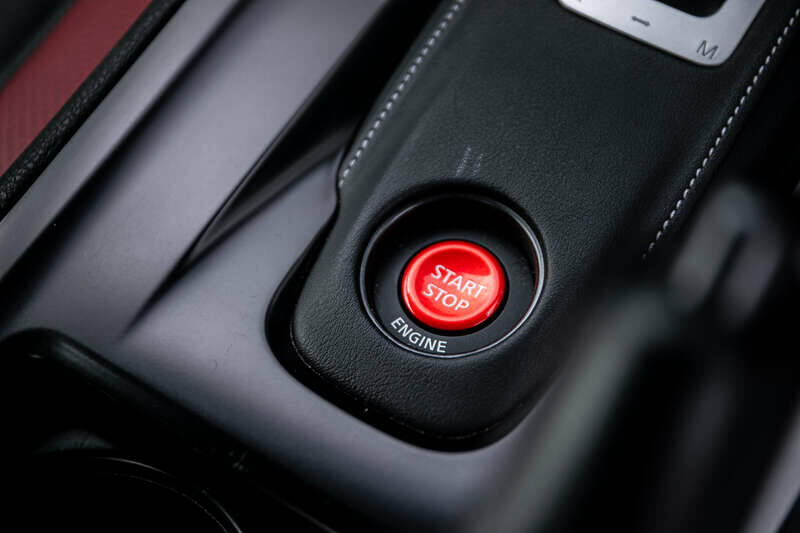 Bild 27/37 von Nissan GT-R Black Edition (2016)