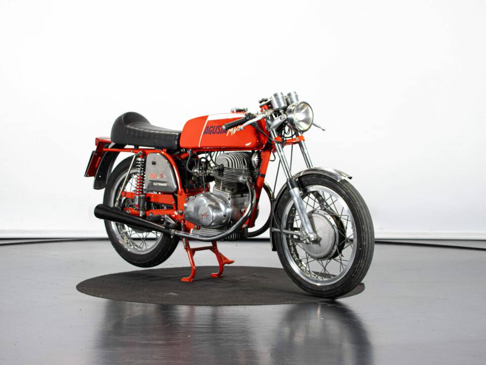 Image 6/50 of MV Agusta 350 S (1972)