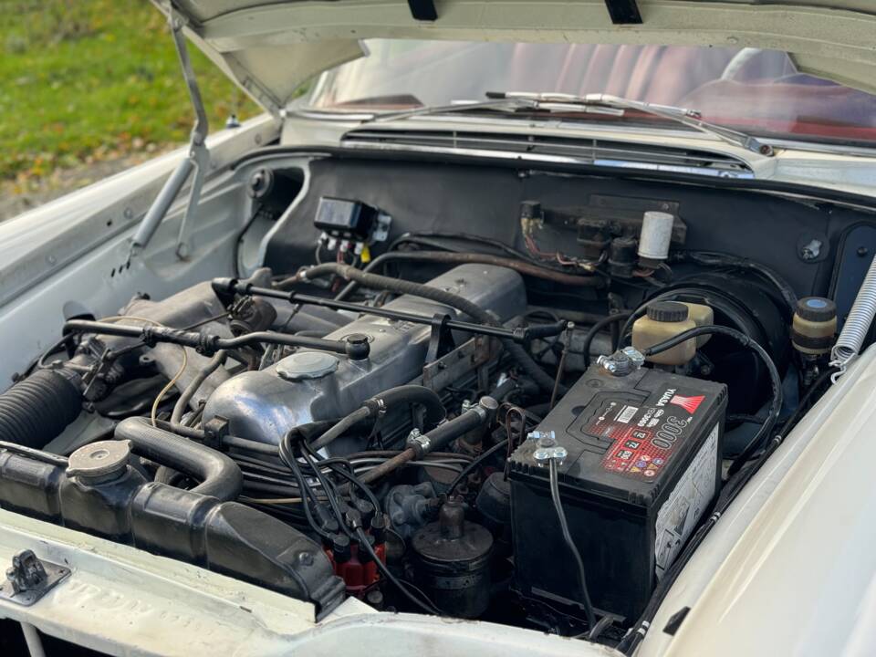 Image 124/132 of Mercedes-Benz 220 SE b (1963)