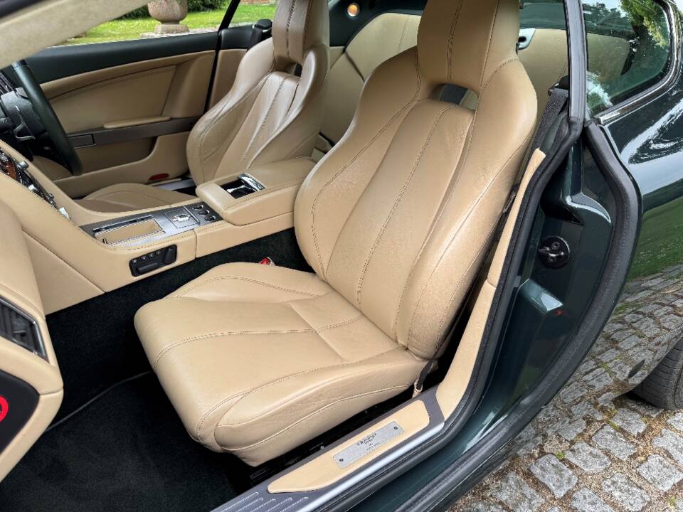 Image 30/43 of Aston Martin DB 9 (2008)