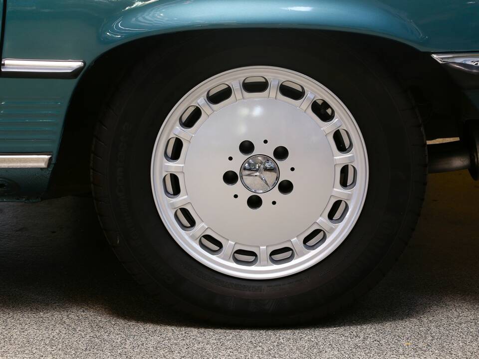 Image 24/25 of Mercedes-Benz 560 SL (1986)