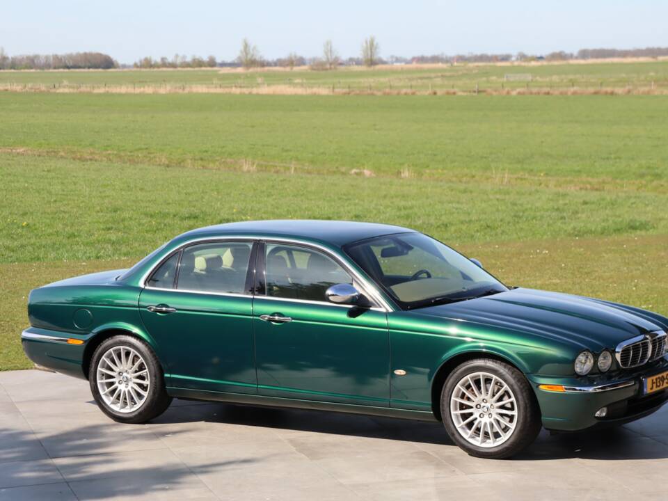 Imagen 45/50 de Jaguar XJ 8 4.2 (2006)