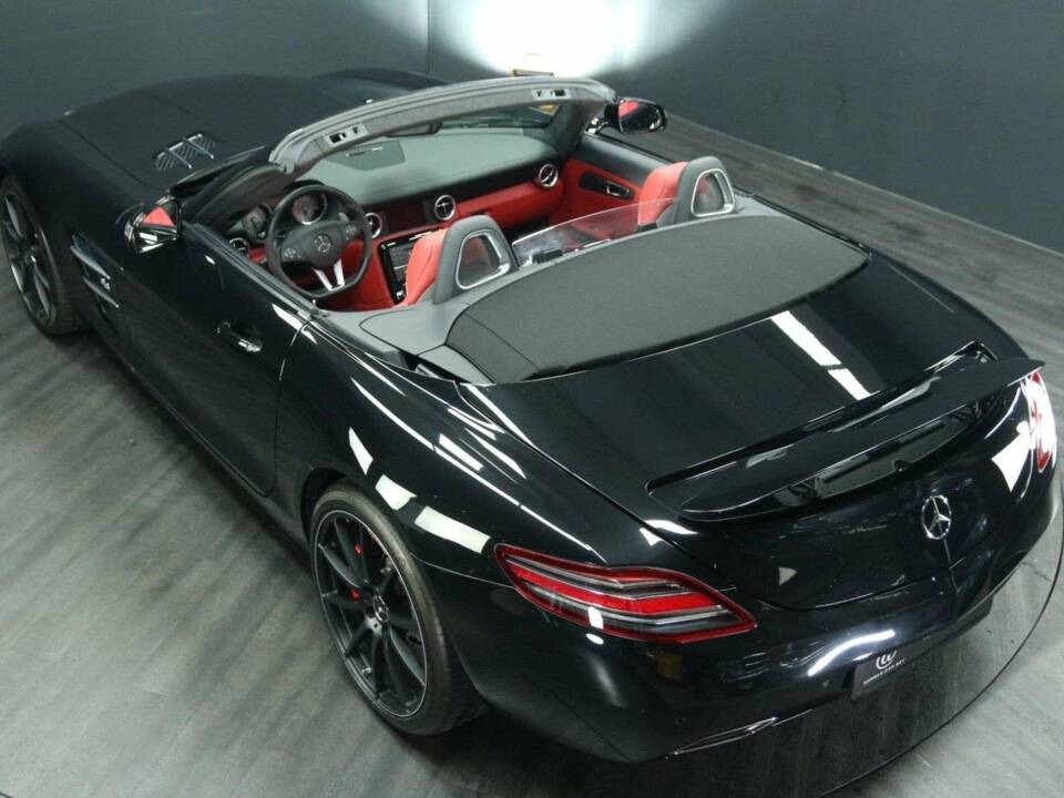Image 4/30 of Mercedes-Benz SLS AMG Roadster (2012)