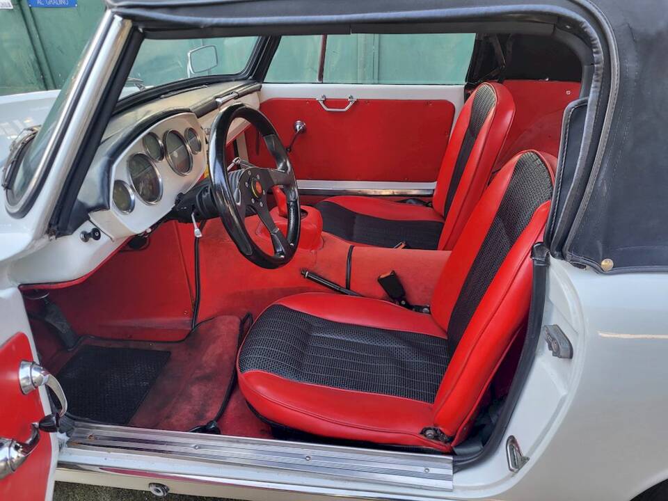 Immagine 18/33 di Innocenti Spider S (1963)