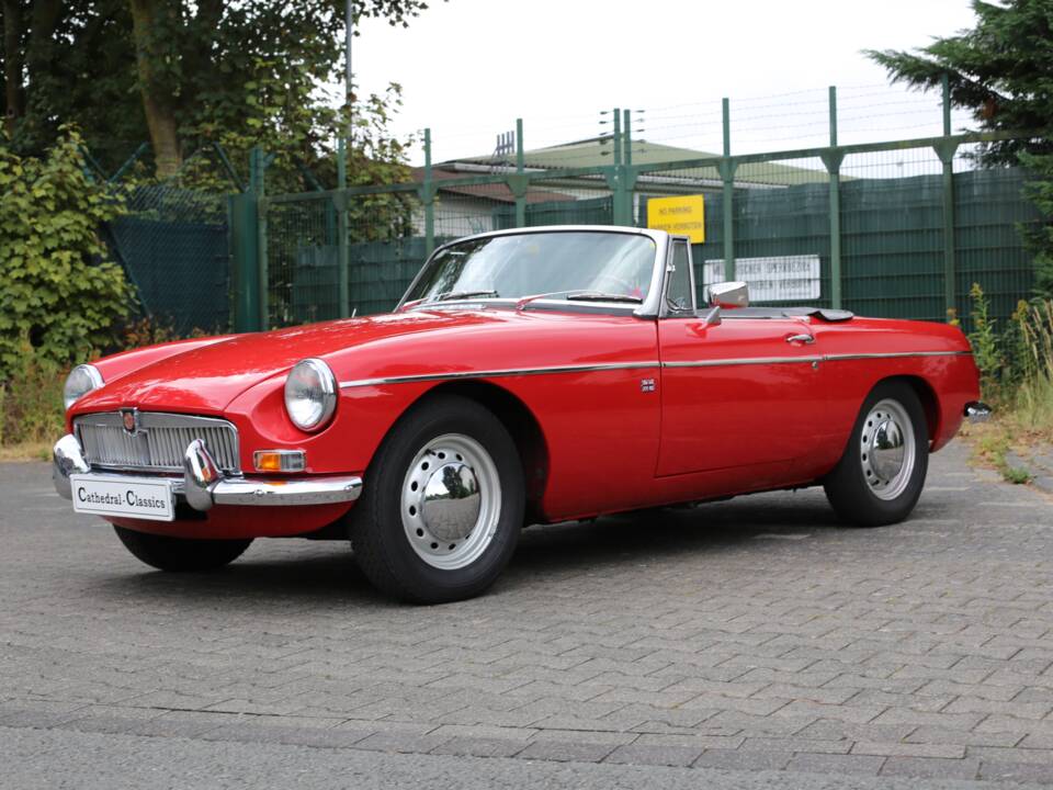 Image 5/49 of MG MGB (1966)