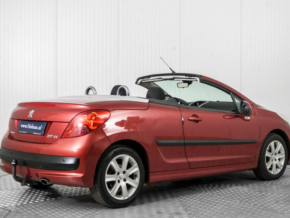 Imagen 2/50 de Peugeot 207 CC 1.6 VTi (2008)