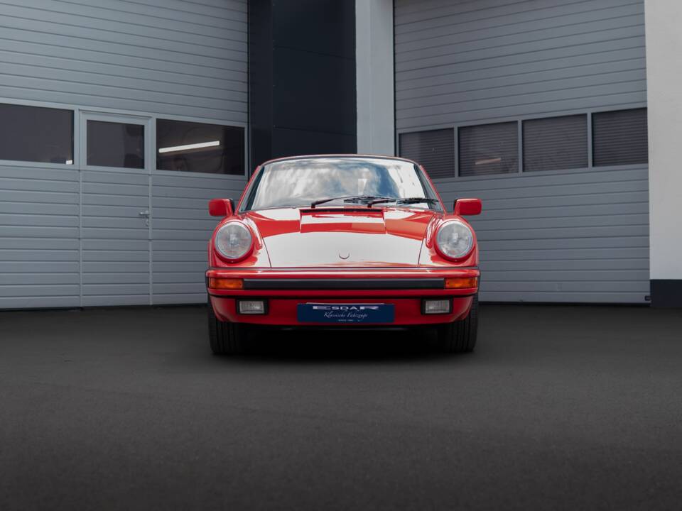 Image 5/29 of Porsche 911 Carrera 3.2 (1989)