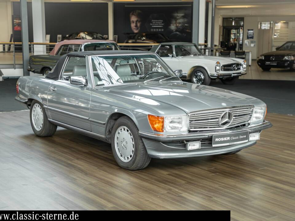 Image 7/15 of Mercedes-Benz 560 SL (1988)
