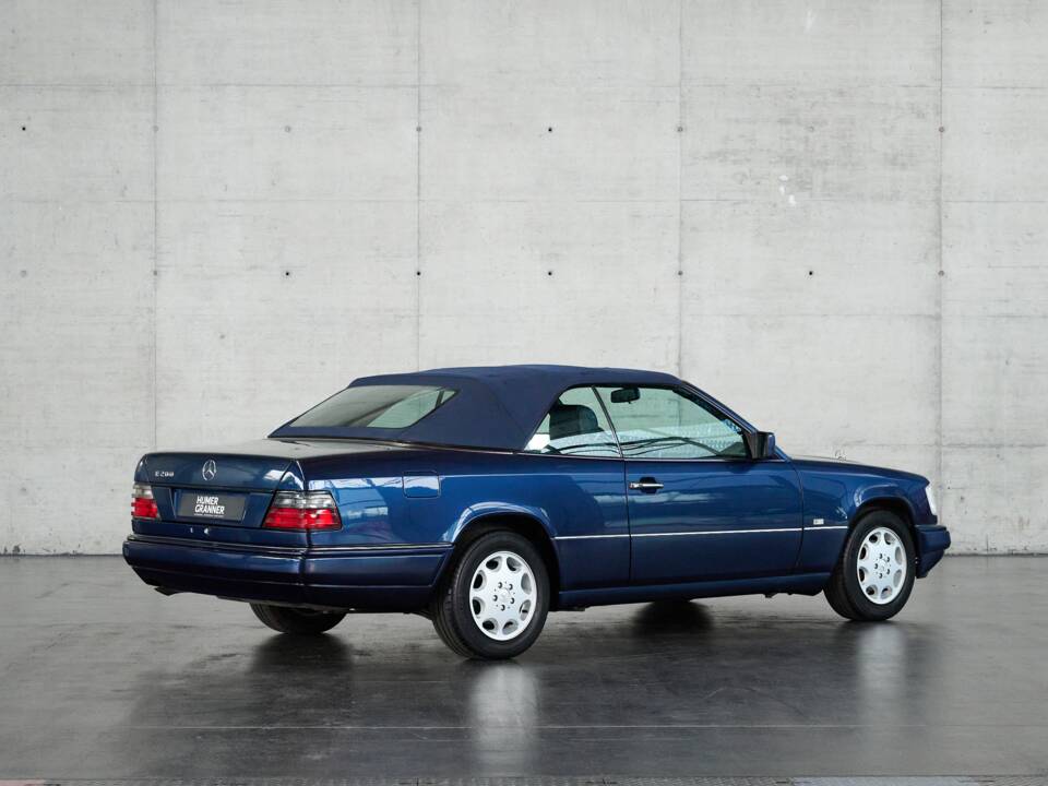 Bild 33/50 von Mercedes-Benz E 200 (1996)