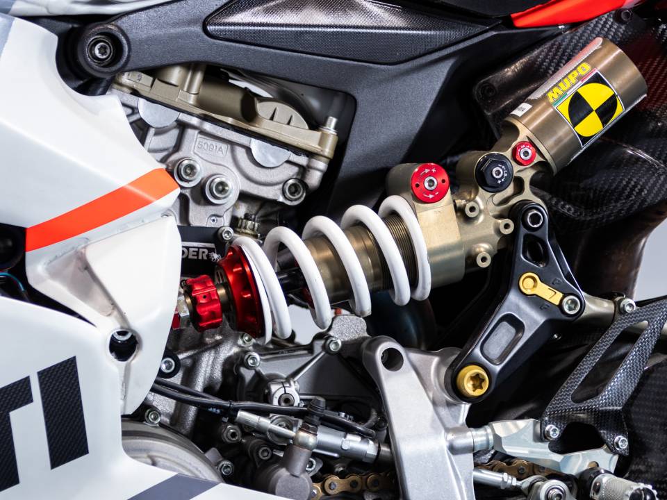 Image 35/50 of Ducati DUMMY (2019)