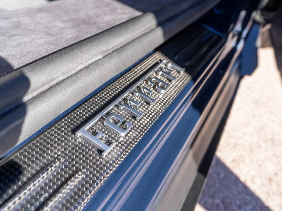 Image 4/21 of Ferrari Purosangue V12 (2025)