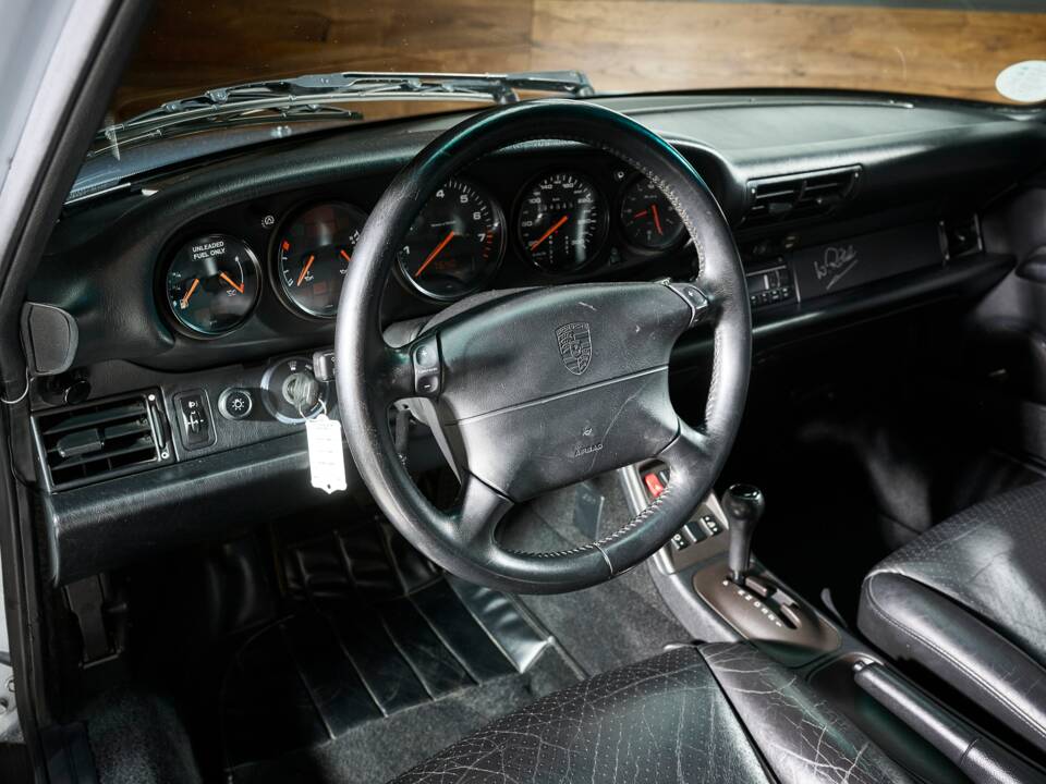 Image 22/36 de Porsche 911 Carrera (1995)