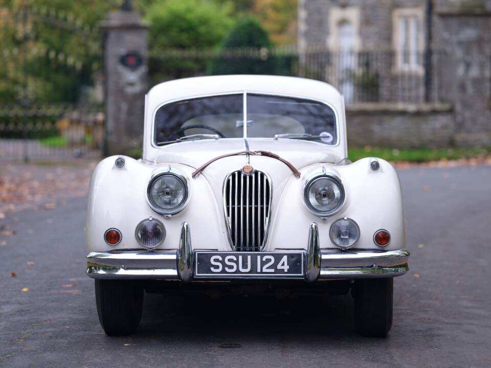 Image 6/28 of Jaguar XK 140 FHC (1955)