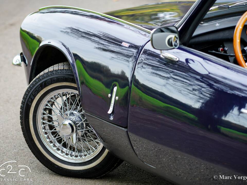 Image 54/60 of Triumph Spitfire Mk III (1970)