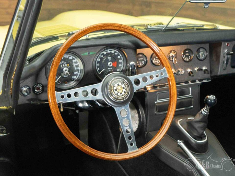 Imagen 10/19 de Jaguar E-Type 4.2 (1965)