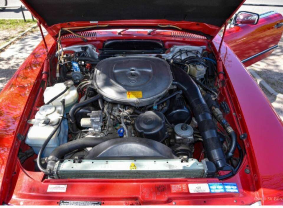 Immagine 2/17 di Mercedes-Benz 560 SL (1988)