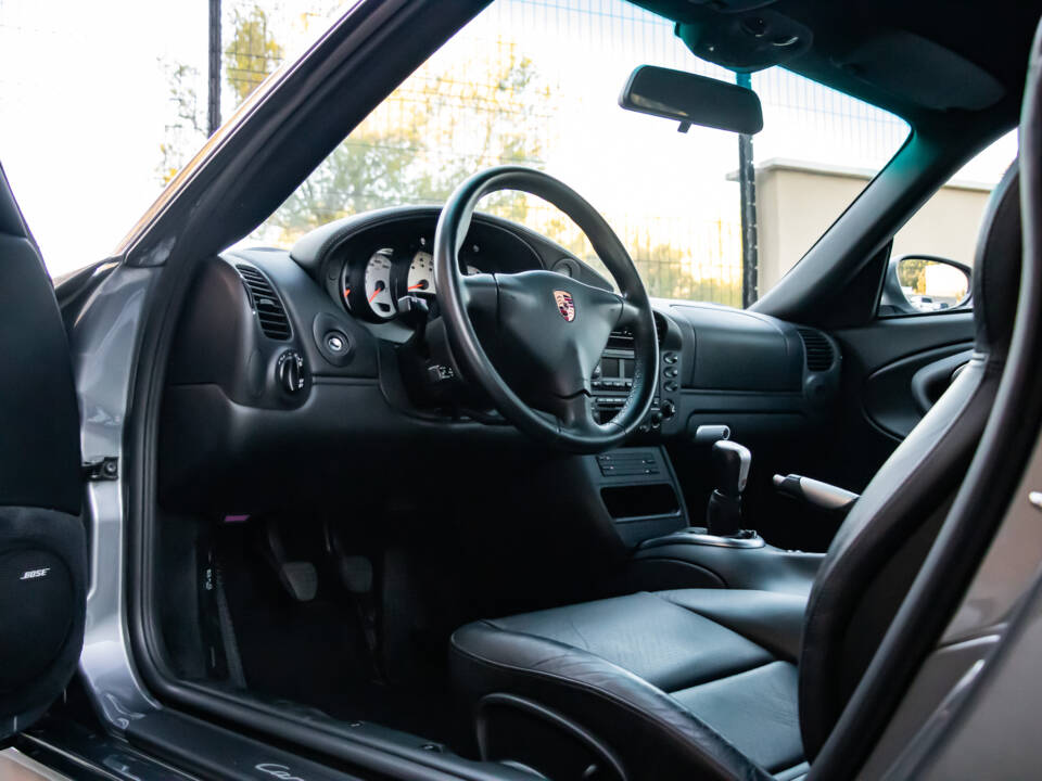 Afbeelding 35/50 van Porsche 911 Carrera 4S (2004)
