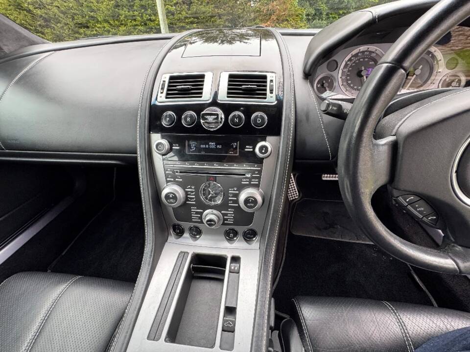 Immagine 26/28 di Aston Martin DB 9 (2009)