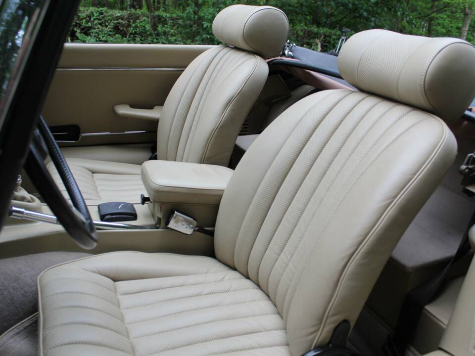 Image 10/18 of Jaguar Type E V12 (1973)