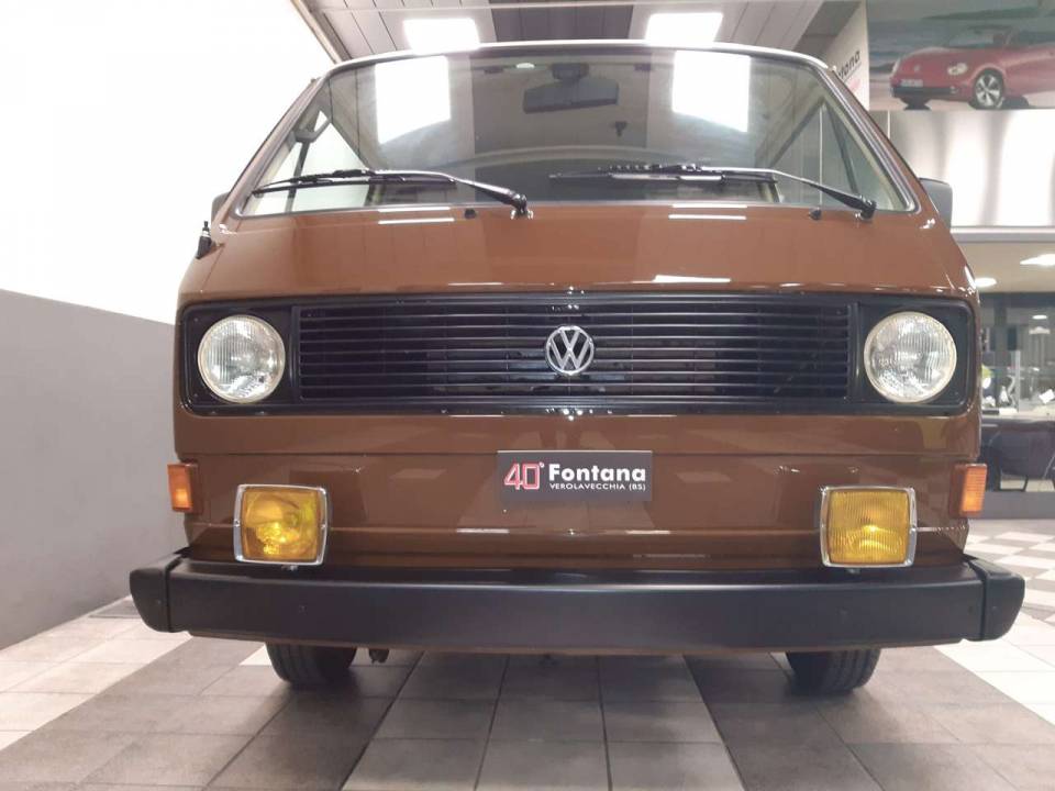 Imagen 2/16 de Volkswagen T3 Bus L 2.0 (1981)