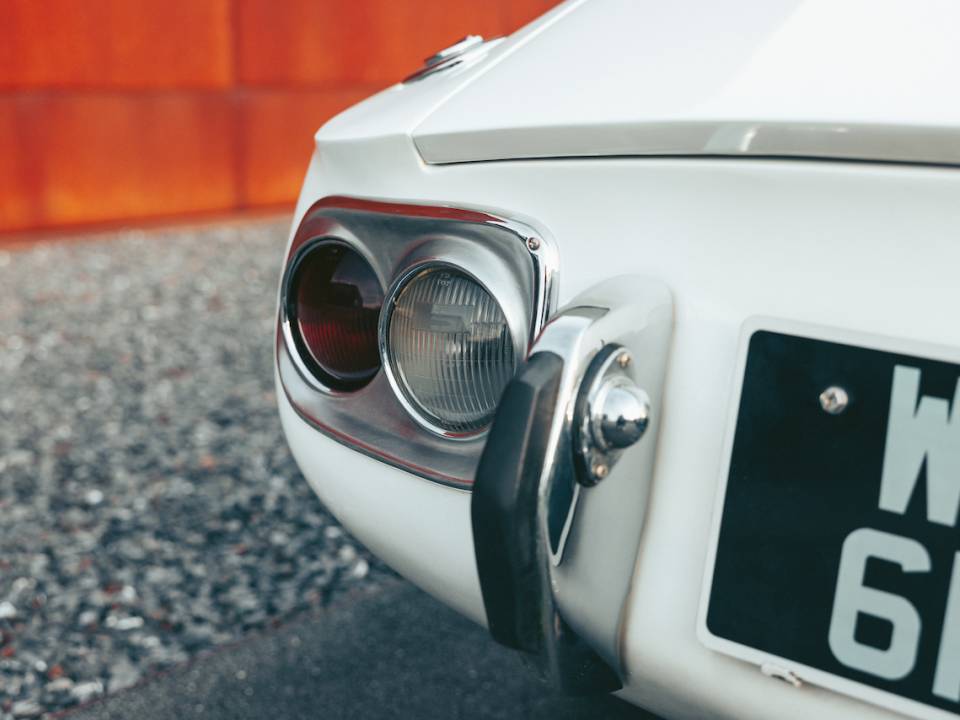 Image 9/36 of Toyota 2000 GT (1967)