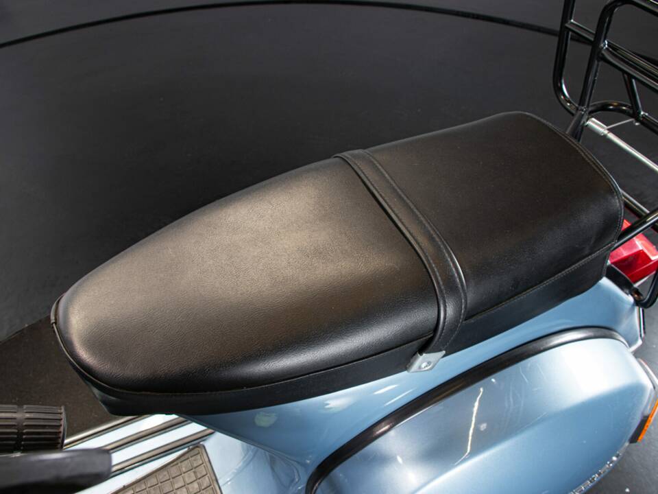 Image 28/31 of Piaggio Vespa PX 150 E (1982)