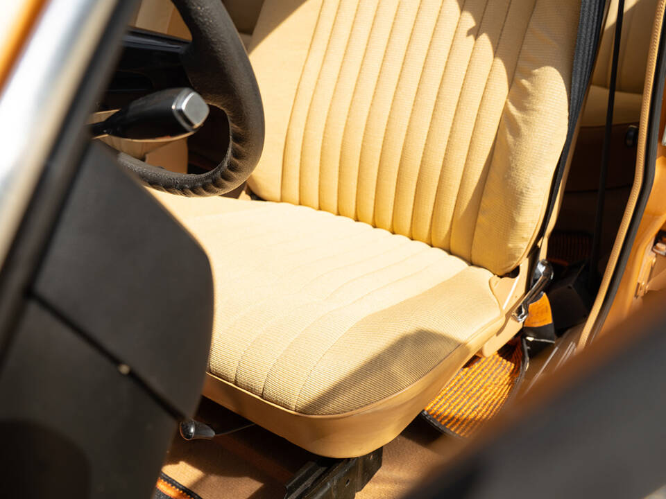 Image 32/57 of Ford Granada Turnier 2,3 (1976)