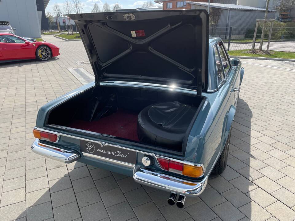 Image 8/20 of Mercedes-Benz 280 SL (1970)