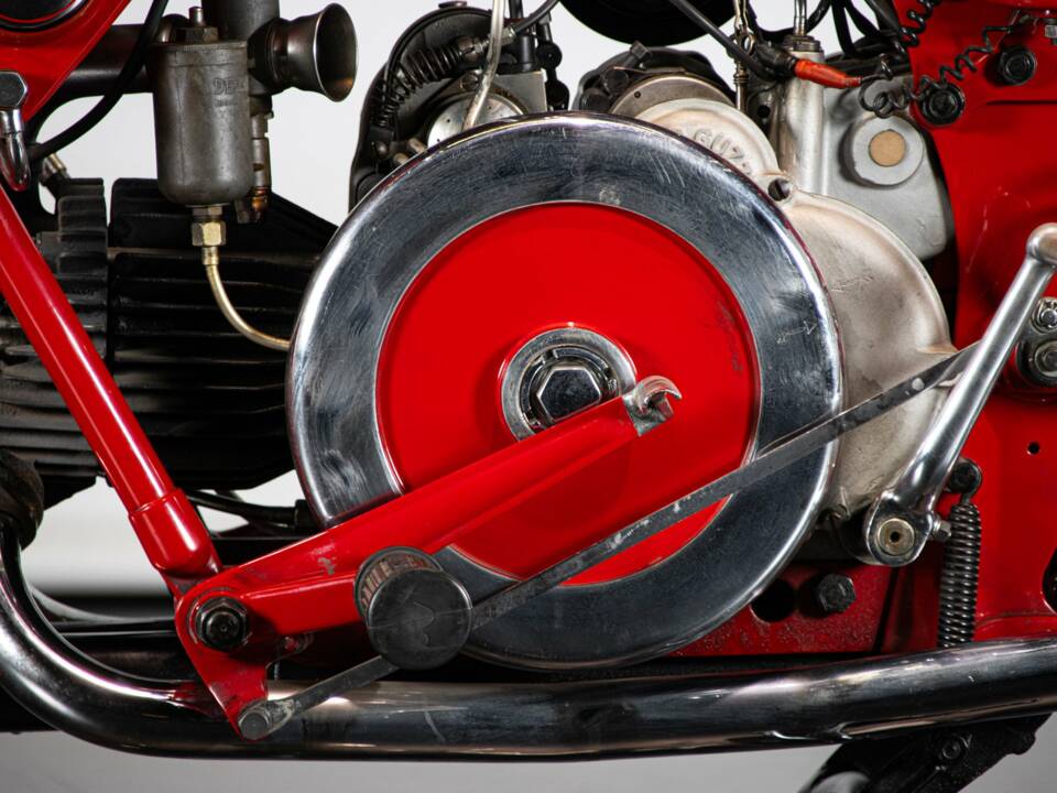 Imagen 27/50 de Moto Guzzi DUMMY (1939)