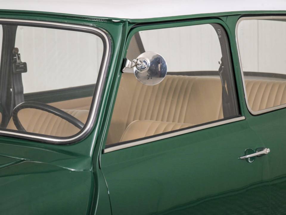 Image 16/50 of Mini 850 (1974)